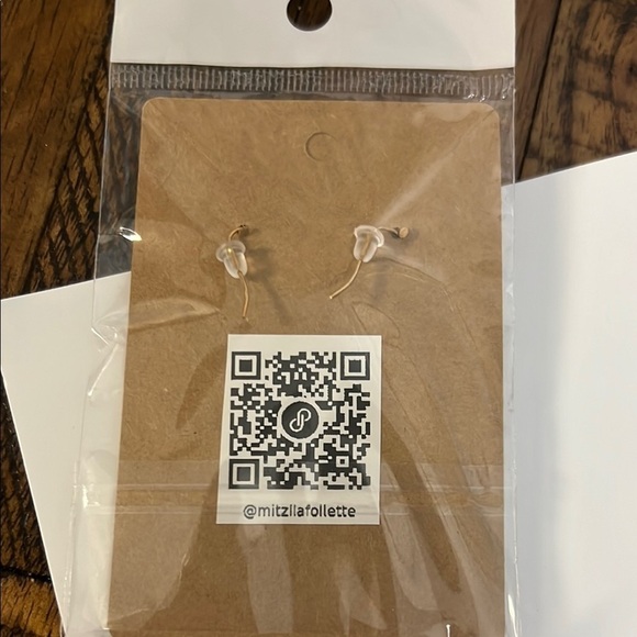 YEE HAW Gold Tone Earrings Dangles for that southern western flair - Picture 4 of 6